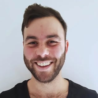 Julian-Maron-StudentCrowd